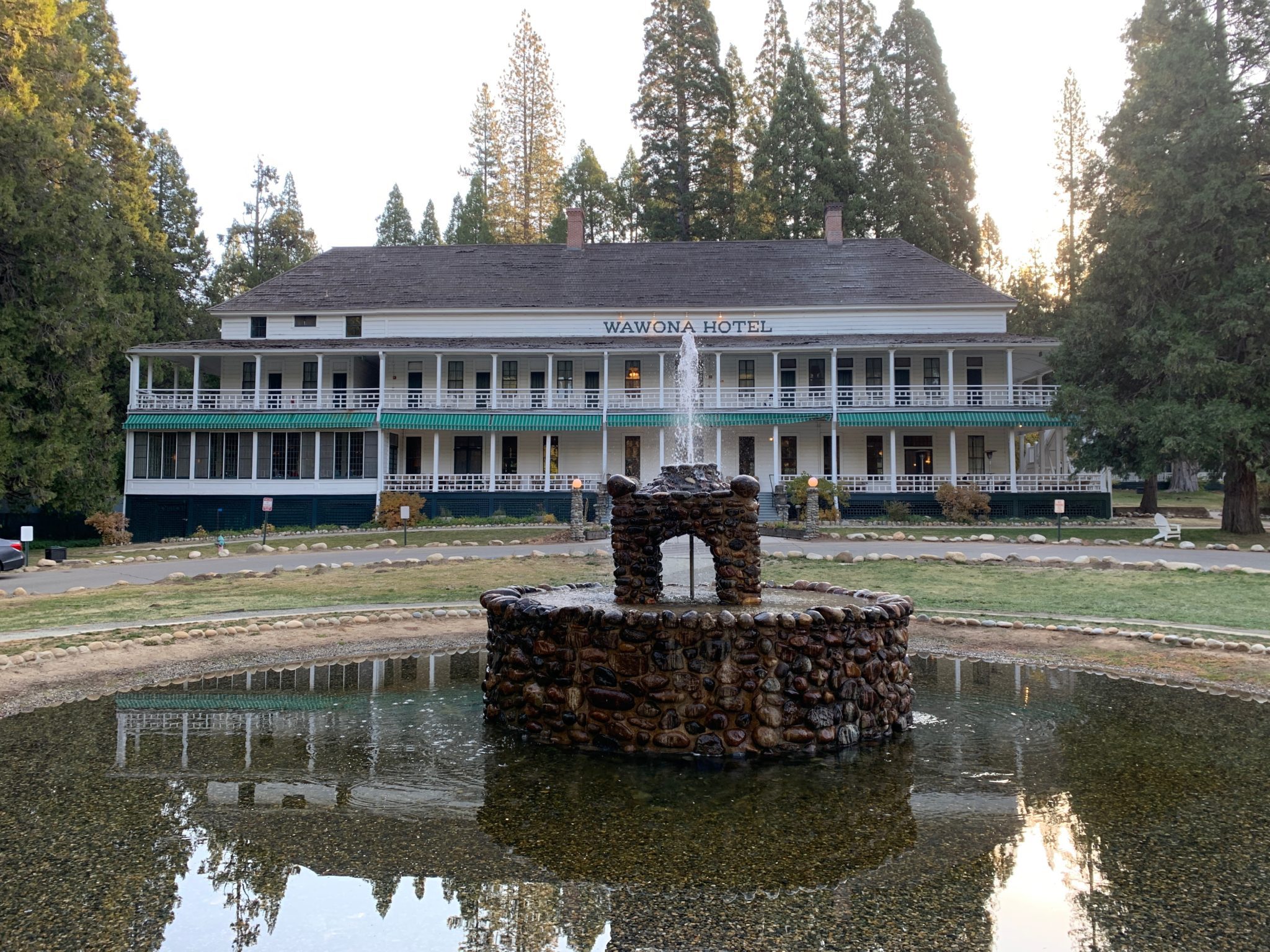 Review The Wawona Hotel (Yosemite National Park, CA) Flying High On