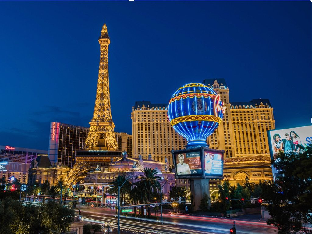 Room with BEST VIEW from Paris Hotel & Casino Las Vegas Burgundy Room  Eiffel Tower Pool View Tour 